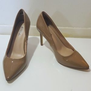 Just Fab  Lyssa pumps, golden honey 10WW